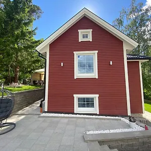  Apartment Charming In A Red House In